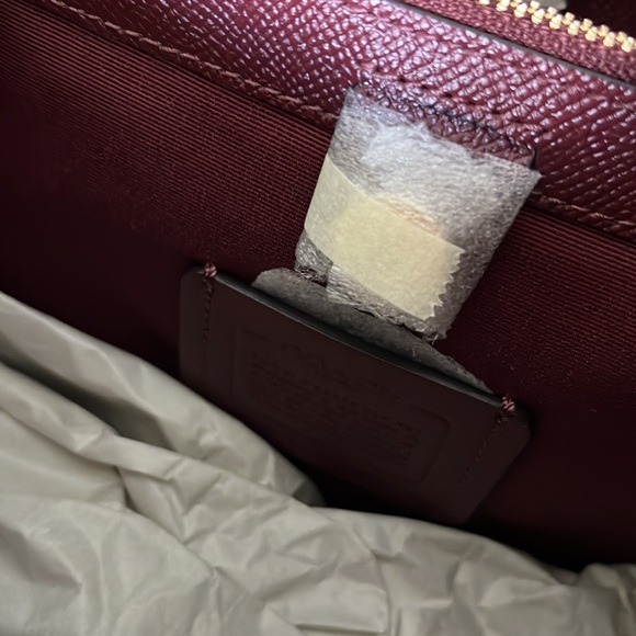 New! Coach Small Town Bucket Bag In Signature Canvas - Picture 14 of 16